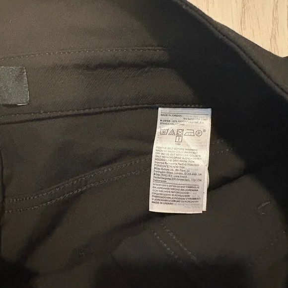 BR BANANA REPUBLIC Slim Refined Stretch Cargo pants in black. Size 12L NWOT - Picture 3 of 8